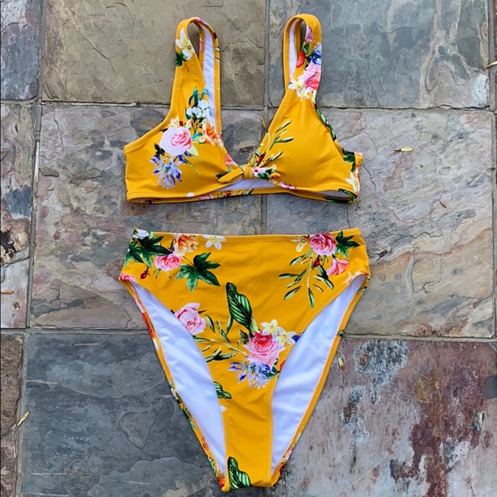 Cupshe Floral High-Waisted High-Leg Bikini